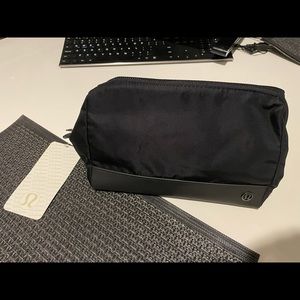 Lululemon Bag , makeup storage, estuche para  maquillaje
